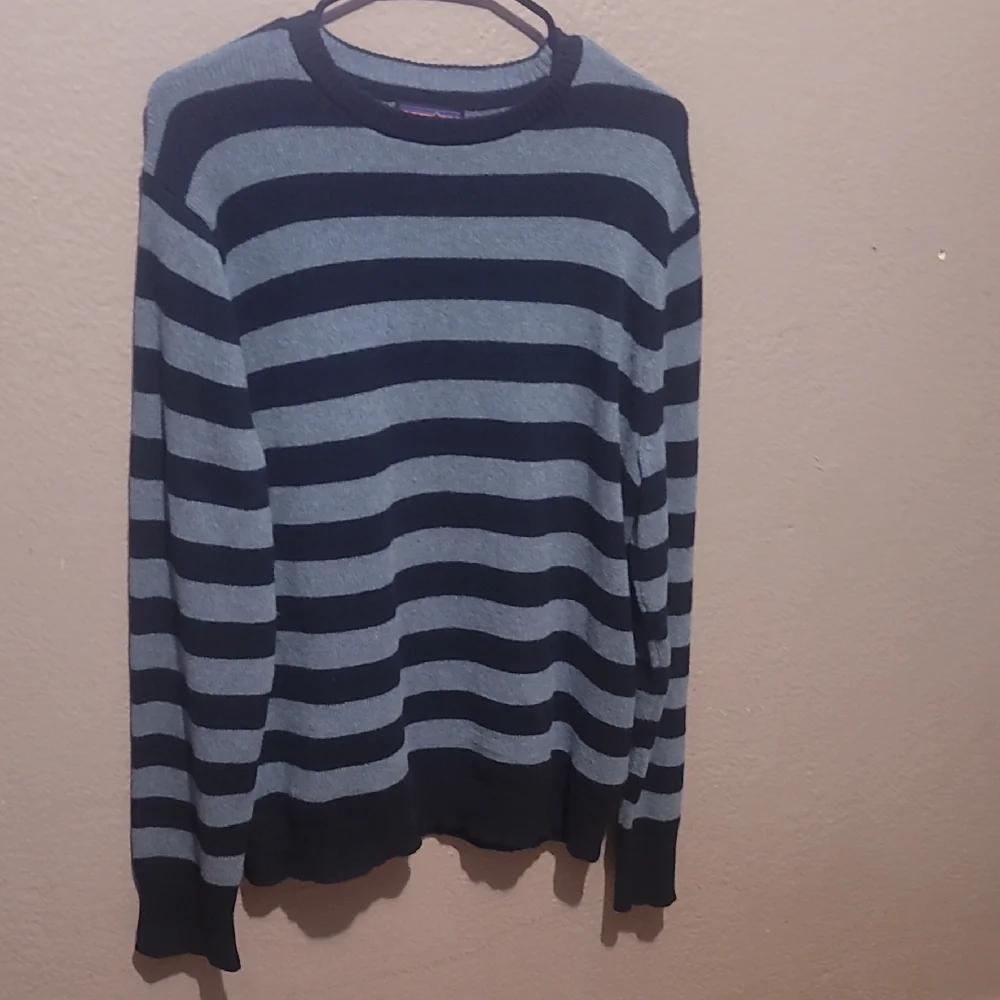 Patagonia Men's Navy and Gray Striped Crewneck Sweater